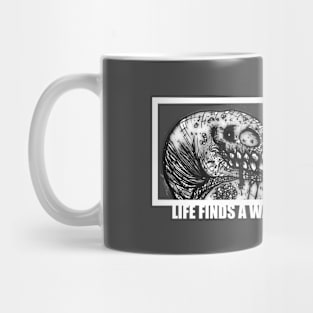 Life finds a way Mug